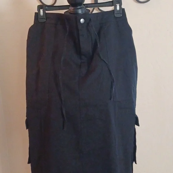 DOLLSKILL 1X DELIAS BLACK MAXI CARGO SKIRT SLITS ON SIDES DRAWSTRING POCKETS - Picture 9 of 10